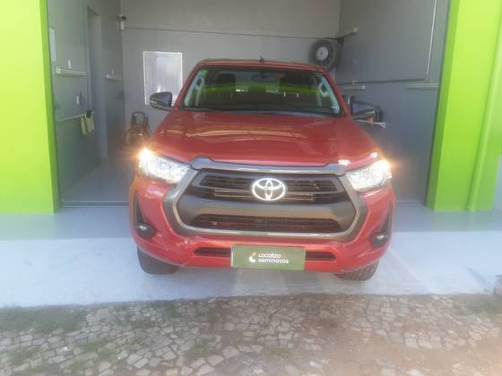 TOYOTA HILUX 2.8 D-4D TURBO DIESEL CD SR 4X4 AUTOMÁTICO